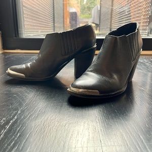 Dolce vita leather boots with steel toe accent | size 9